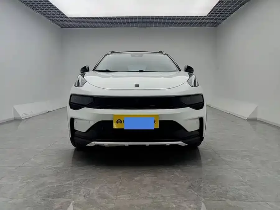 Lynk & Co 01