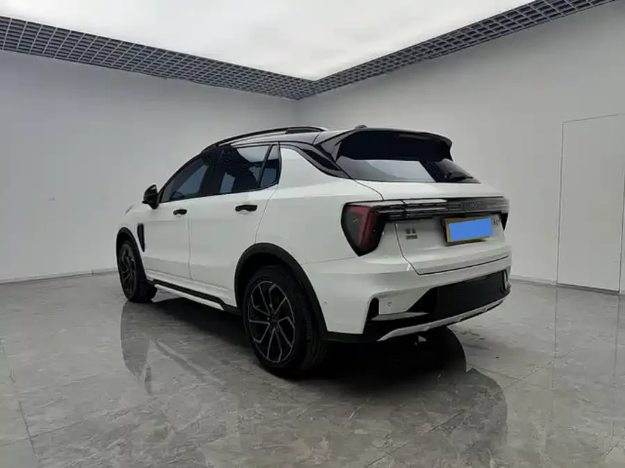 Lynk & Co 01