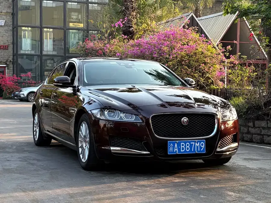 Jaguar XFL