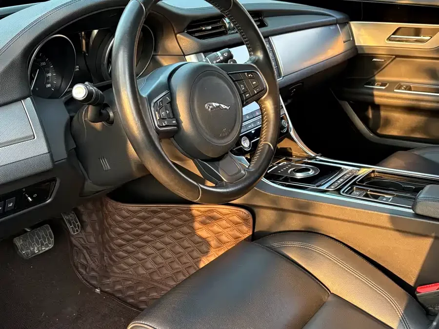 Jaguar XFL