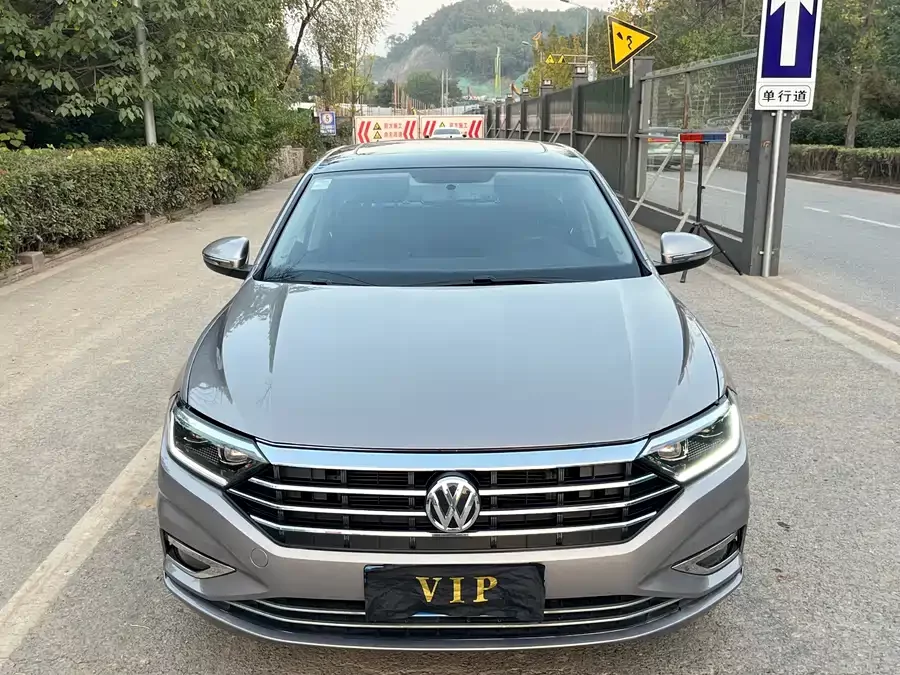 Volkswagen Sagitar