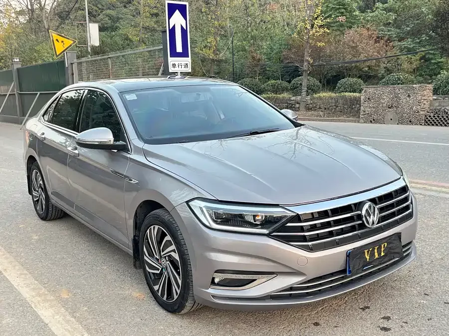 Volkswagen Sagitar