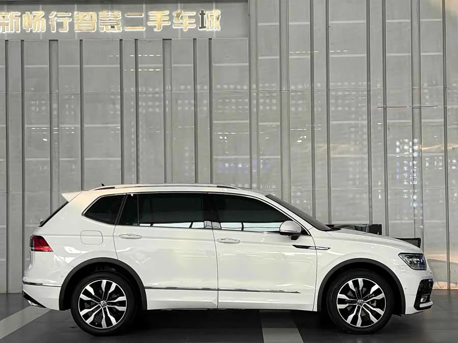Volkswagen Tiguan L