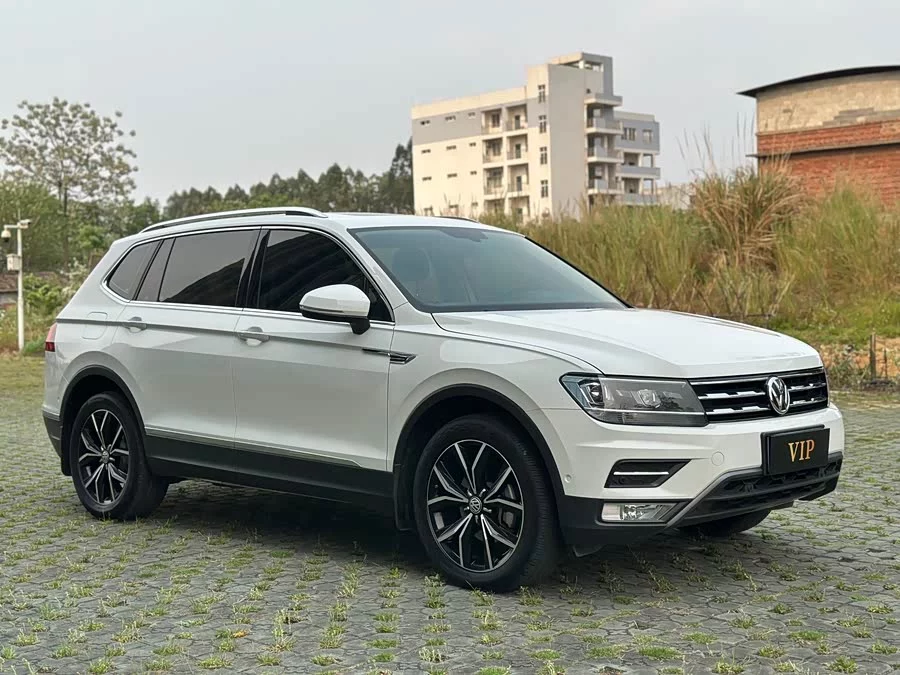 Volkswagen Tiguan L