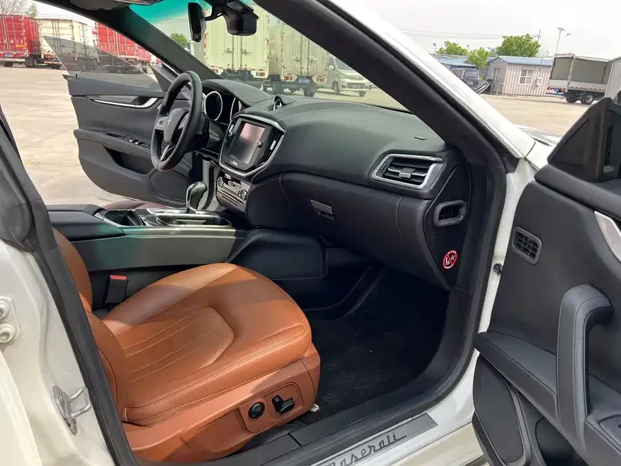 Maserati Ghibli