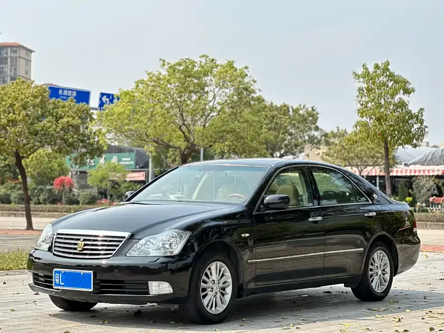 Toyota crown