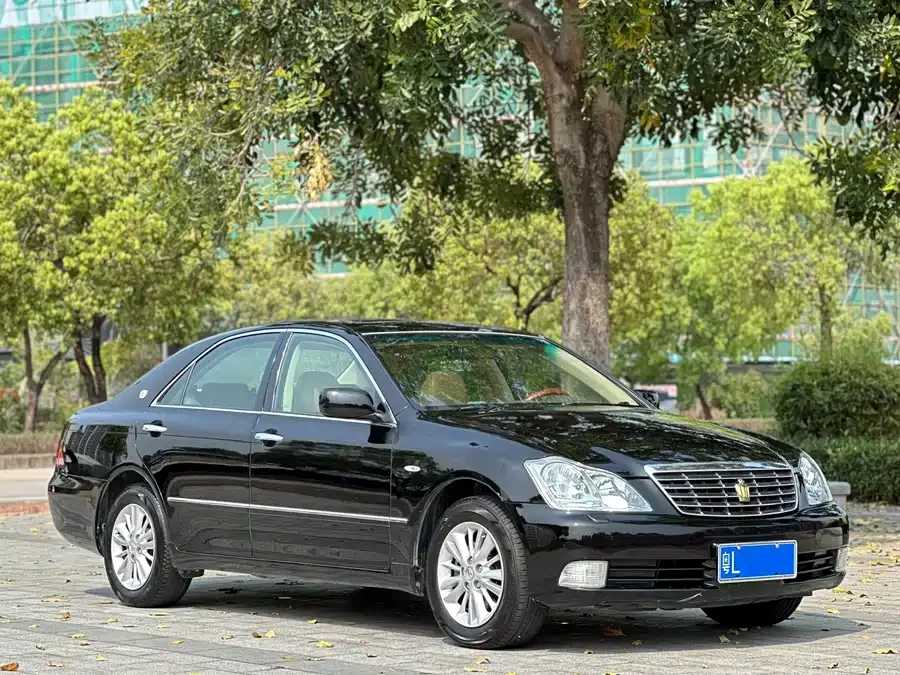 Toyota crown