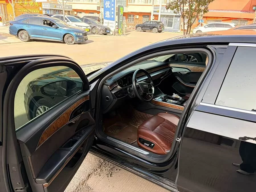 Audi A8