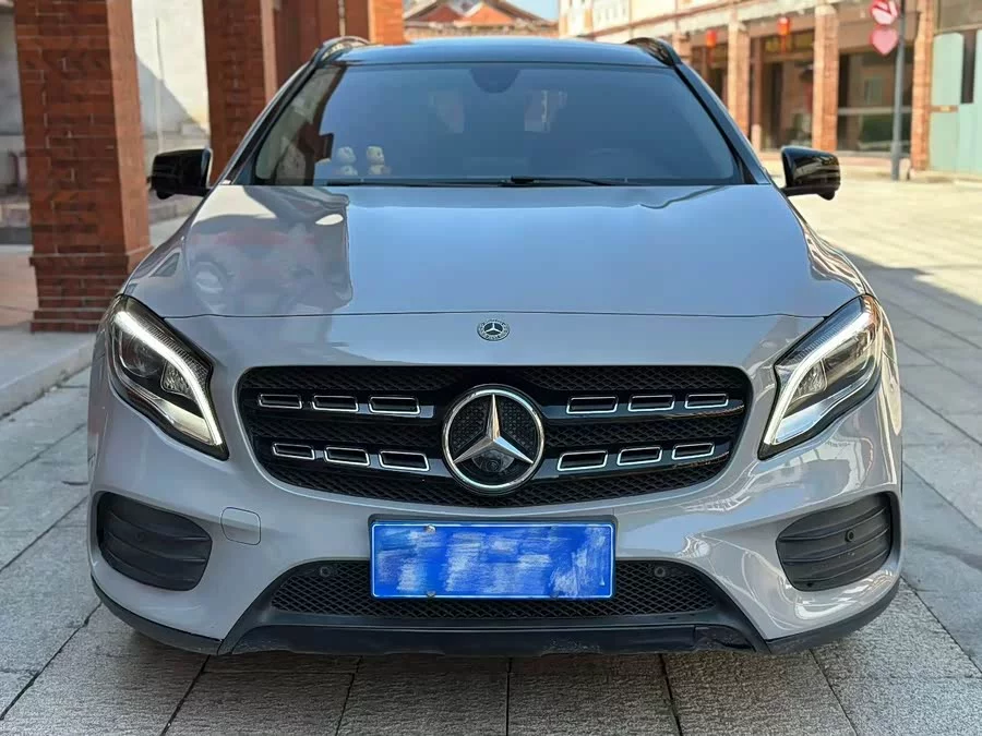 Mercedes Benz GLA