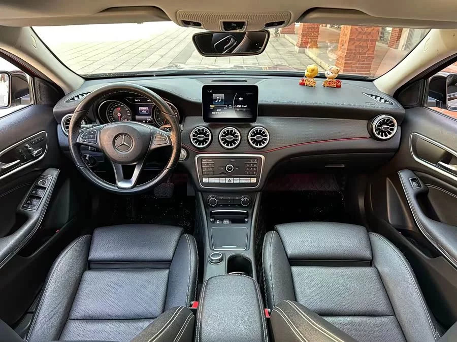 Mercedes Benz GLA
