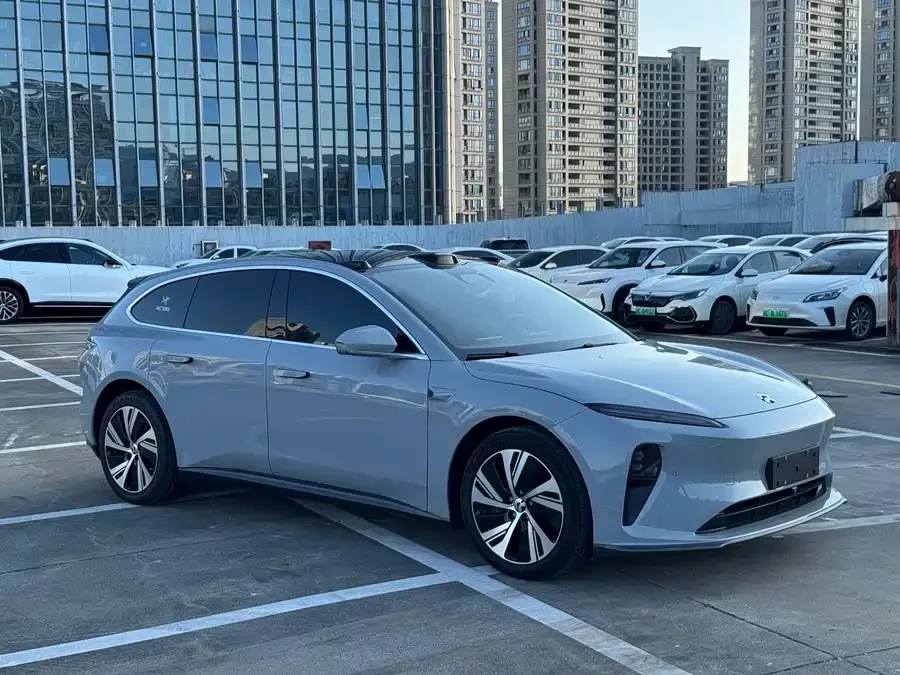NIO ET5T