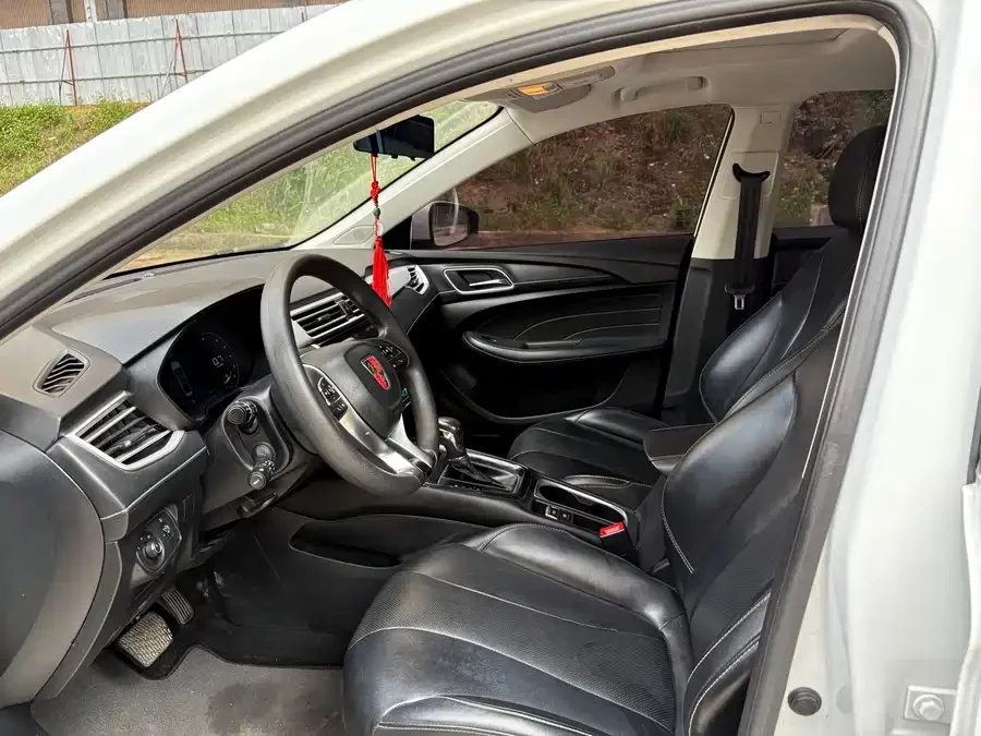 Roewe i5