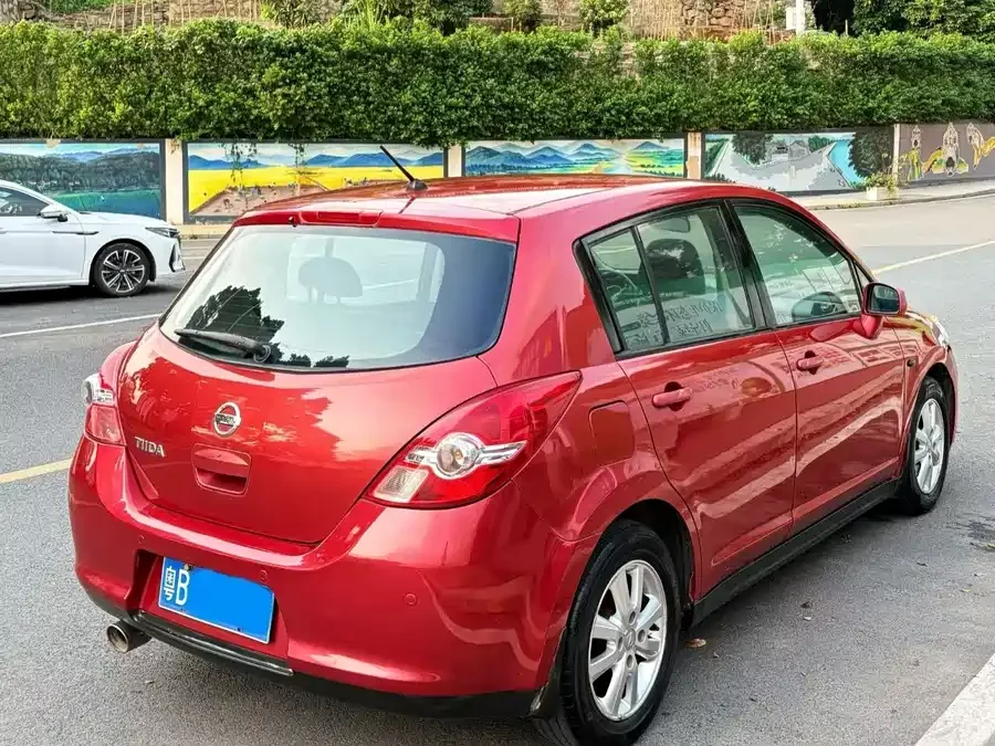 Nissan Tiida