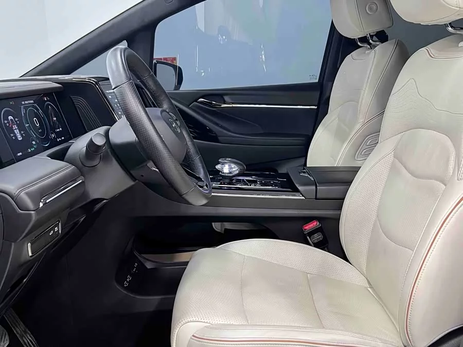 GAC Trumpchi M8