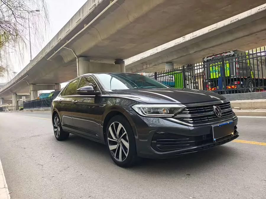 Volkswagen Sagitar