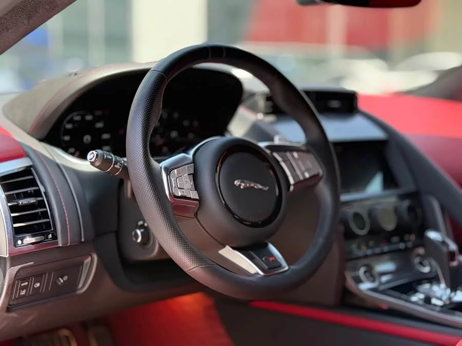 Jaguar F-TYPE