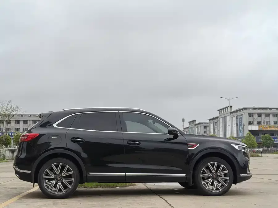 Hongqi HS5