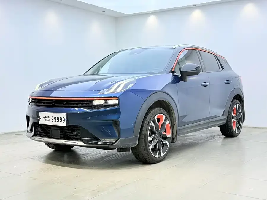 Lynk & Co 06