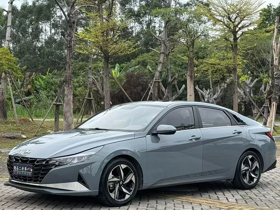 Hyundai Elantra