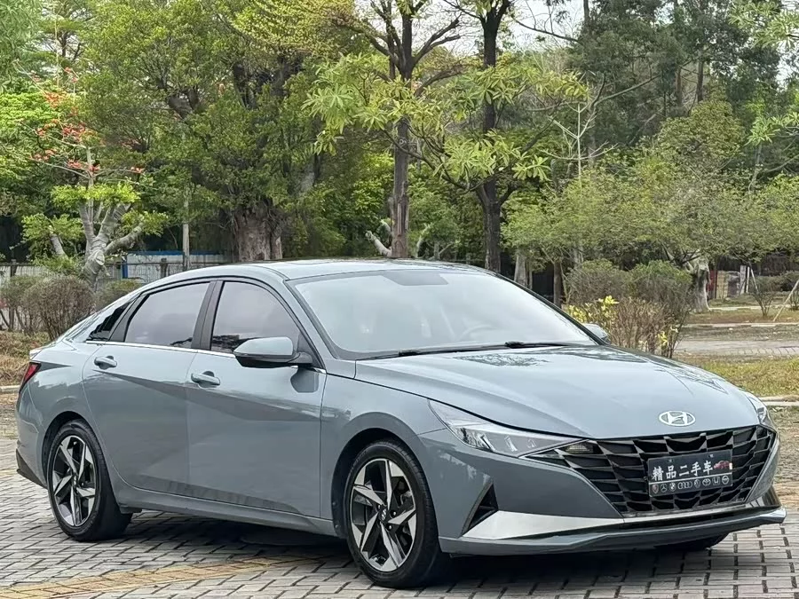 Hyundai Elantra