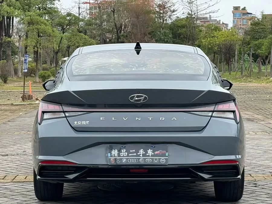 Hyundai Elantra