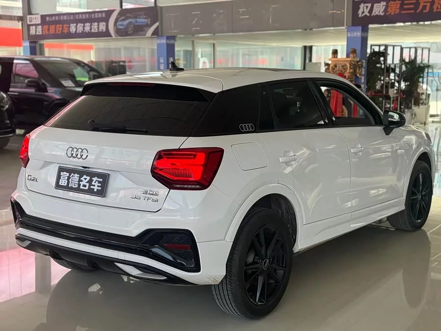 Audi Q2L