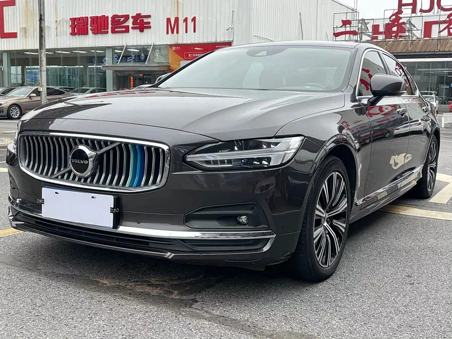 Volvo S90