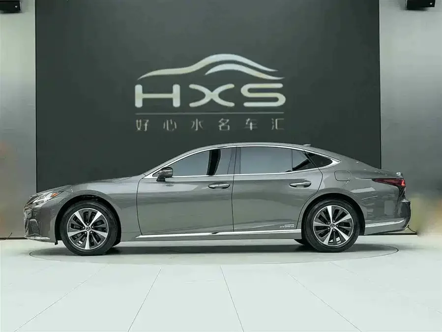 Lexus LS