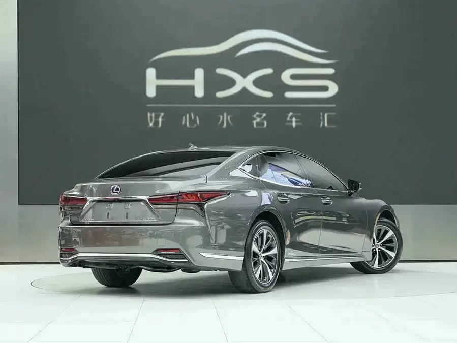 Lexus LS