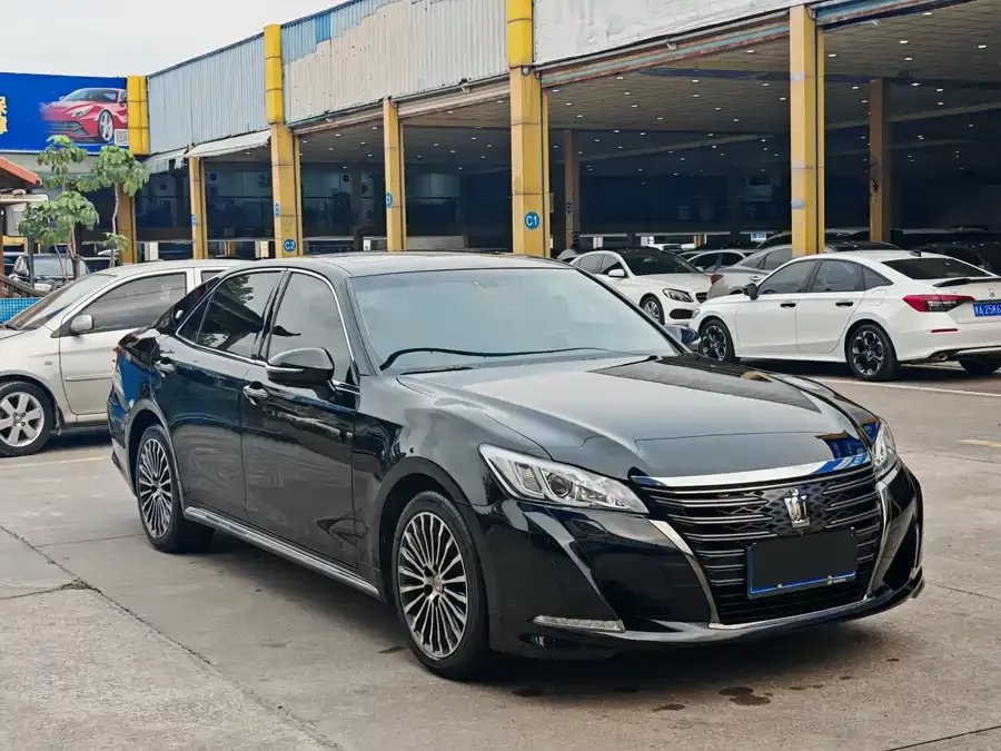 Toyota crown