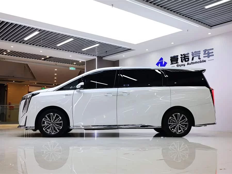 GAC Trumpchi M8