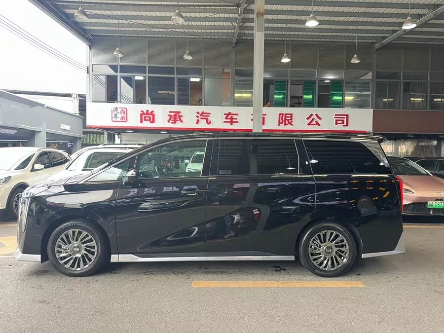 GAC Trumpchi M8