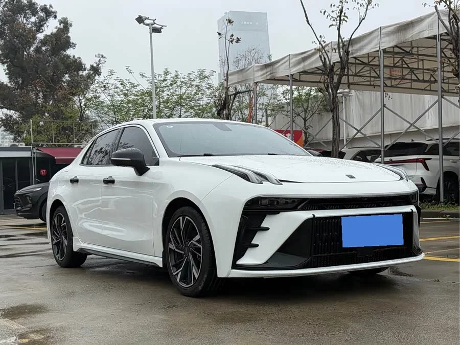 Lynk & Co 03