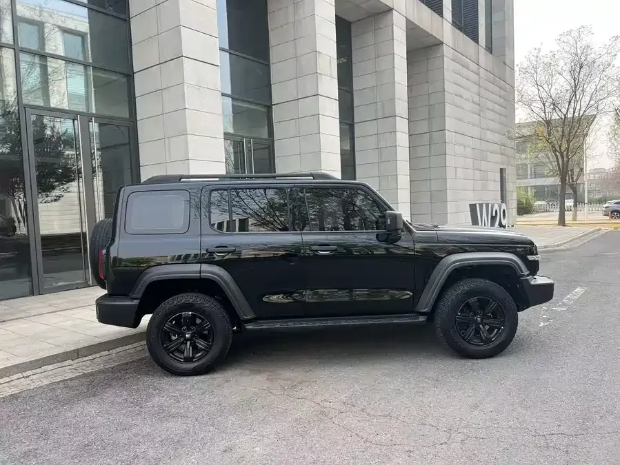 TANK 300