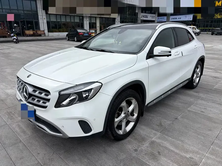 Mercedes Benz GLA