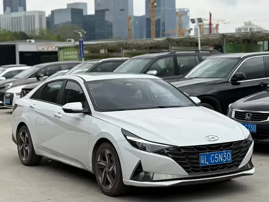 Hyundai Elantra