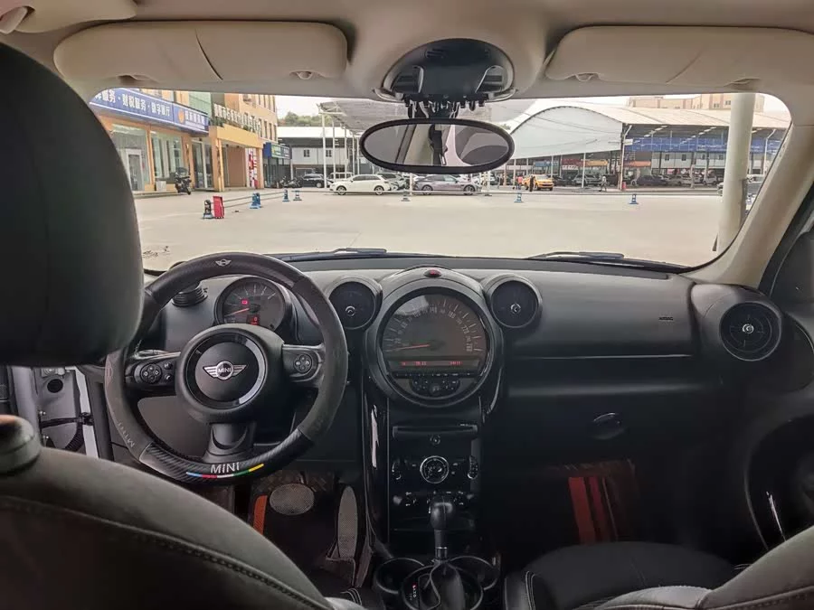 MINI COUNTRYMAN