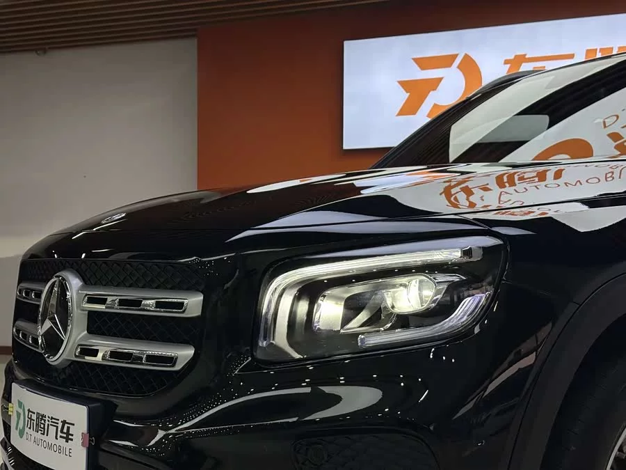 Mercedes Benz GLB