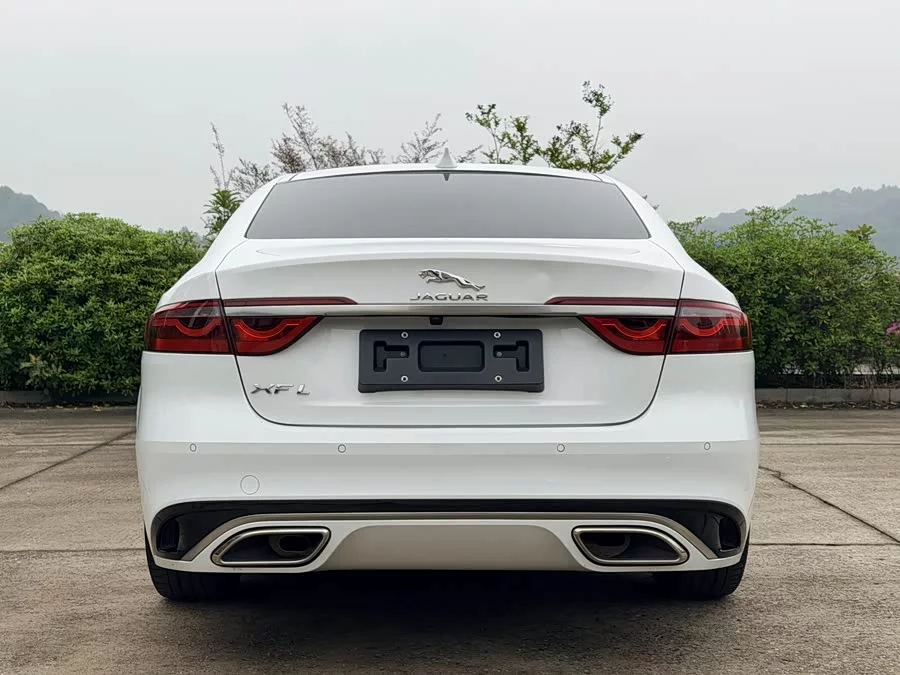 Jaguar XFL
