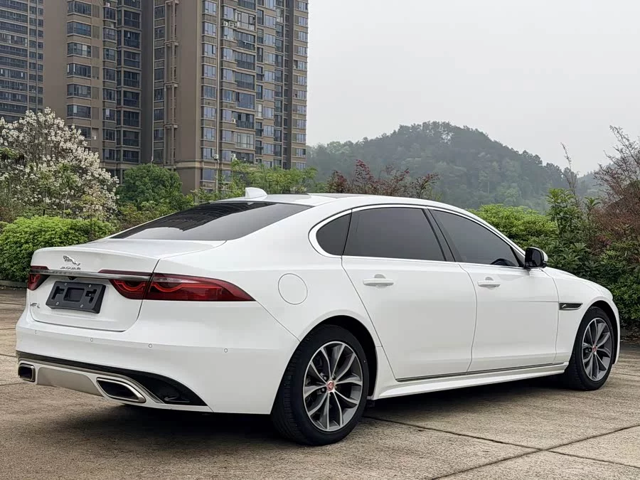 Jaguar XFL