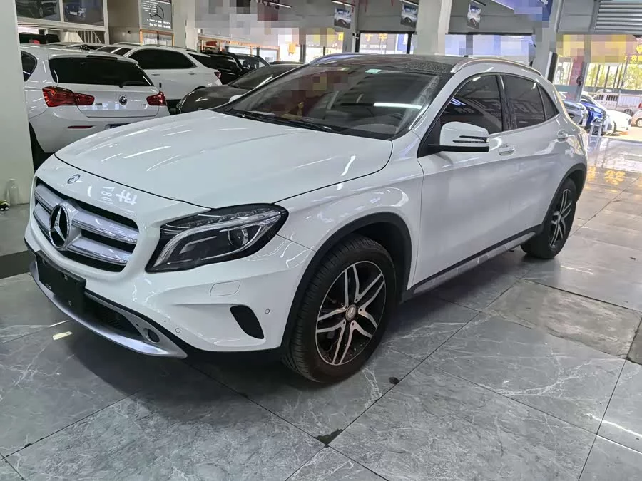 Mercedes Benz GLA