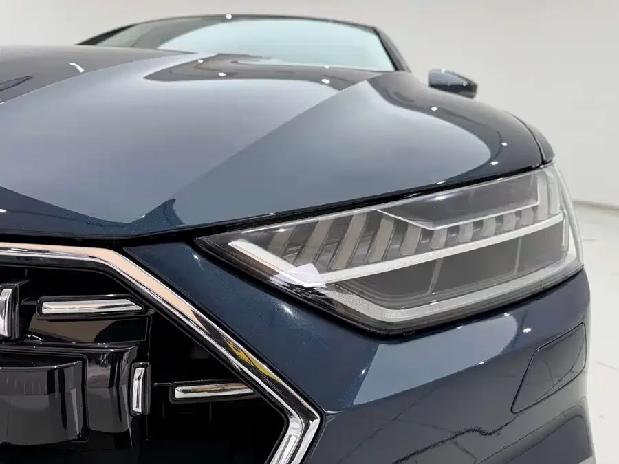 Audi A7L