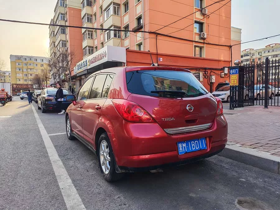 Nissan Tiida