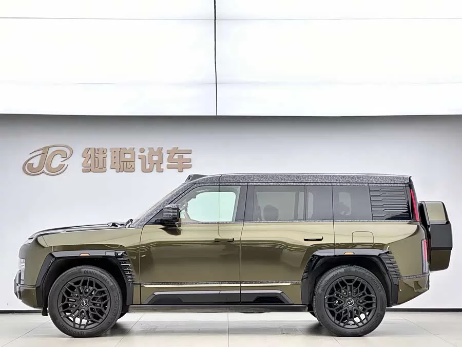 BYD U8