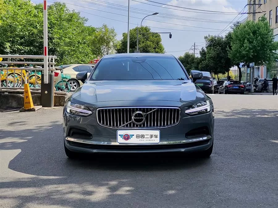 Volvo S90
