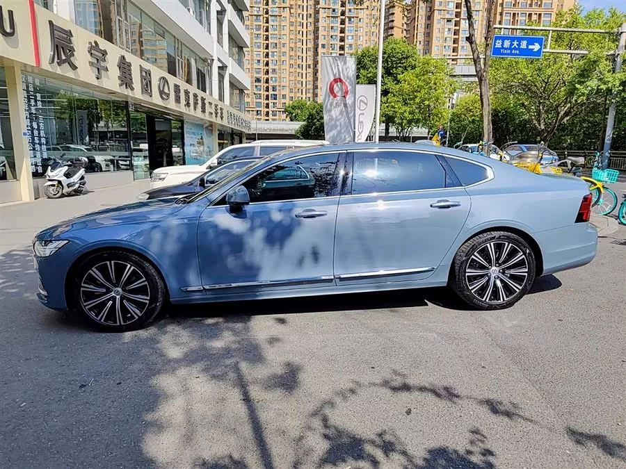 Volvo S90
