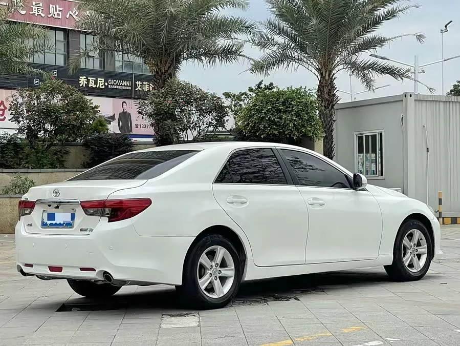 Toyota Reiz