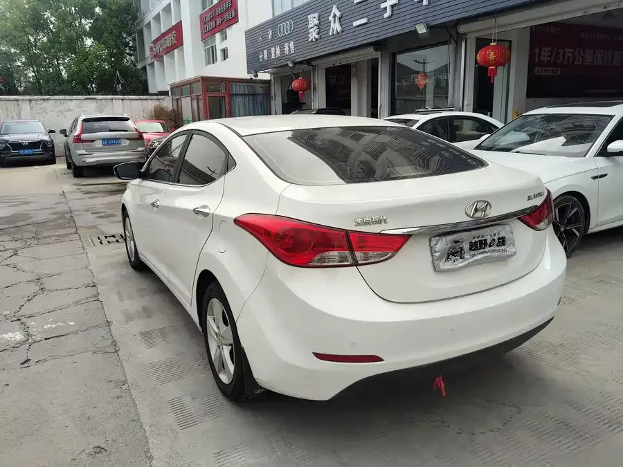 Hyundai Elantra