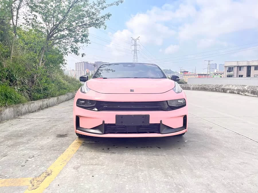 Lynk & Co 03