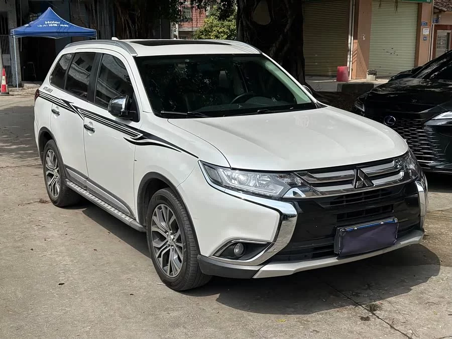 Mitsubishi Outlander